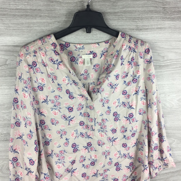 Hinge Floral V Neck Long Sleeve - Picture 2 of 5